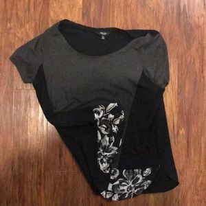 Vera wang shirt no rips or stains